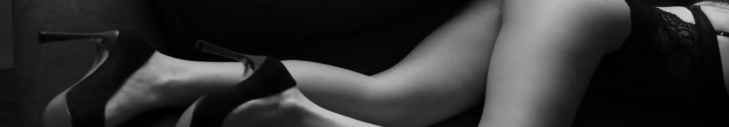 OnlyFans cuenta whispermimi header 2