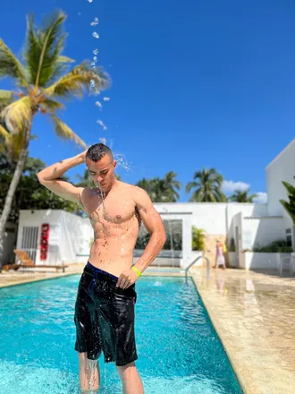 OnlyFans account  teobaron header 2