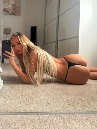 OnlyFans cuenta tia_eadesx header 2