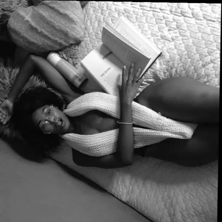 OnlyFans account  bee_world header 2