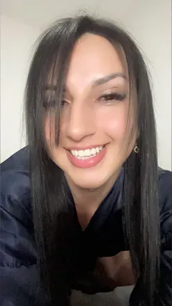 🥇 Karla $ Modelo de onlyfans Encuestas y Reseñas de Fans, Historial de