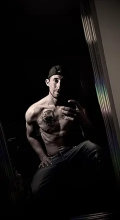 OnlyFans cuenta russ_00 header 2