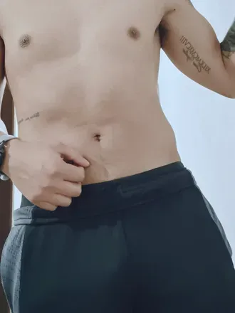 OnlyFans cuenta chico_tixxxs header 2