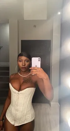 OnlyFans cuenta vanitythedivine header 2
