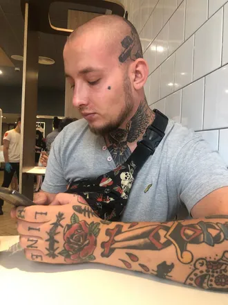 OnlyFans cuenta alexey_chepurko header 2