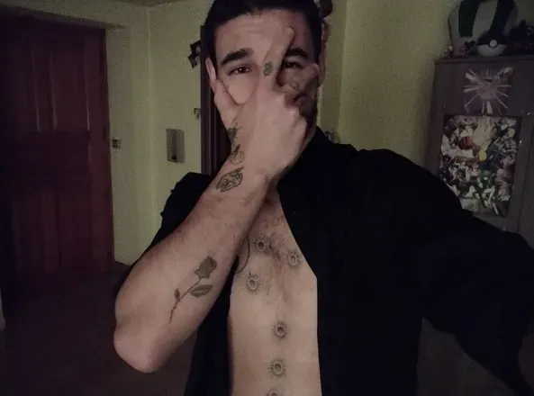OnlyFans cuenta kuroi666 header 2