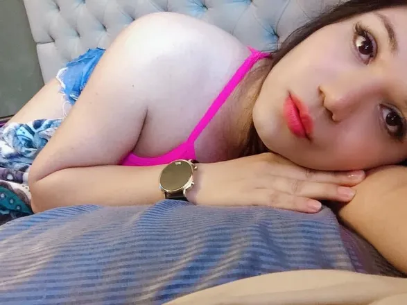OnlyFans cuenta nicolelaramty header 2