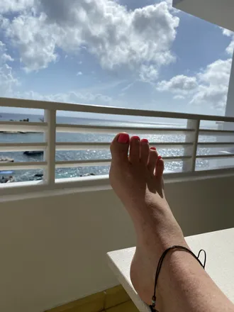 OnlyFans cuenta arielstootsies header 2