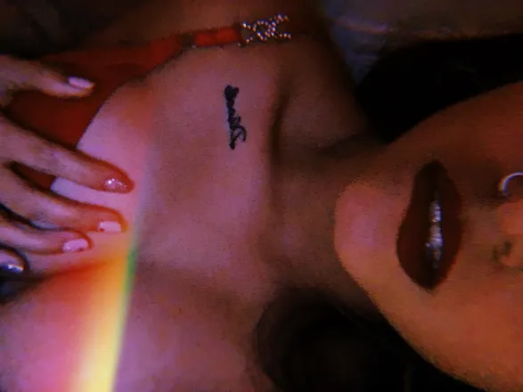 OnlyFans cuenta juliebigboobs header 2