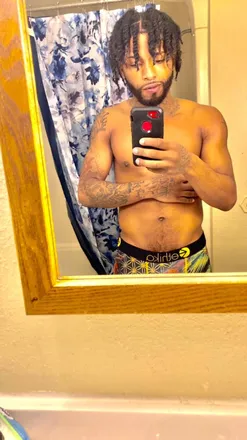 OnlyFans cuenta iamnothuman22 header 2