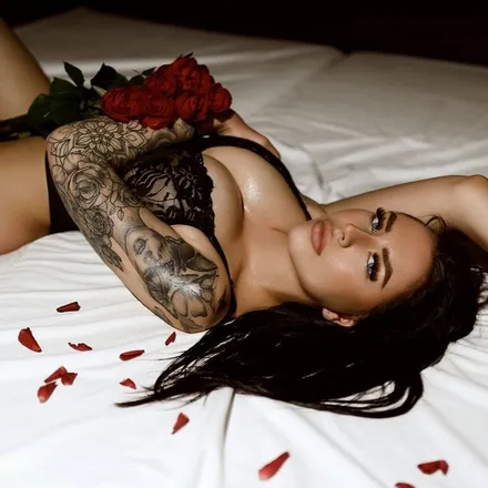 OnlyFans cuenta noelle_noe header 2