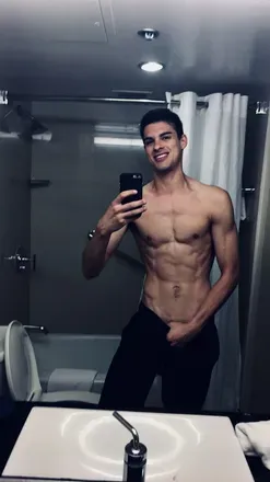 OnlyFans account  zeeksimons avatar 1