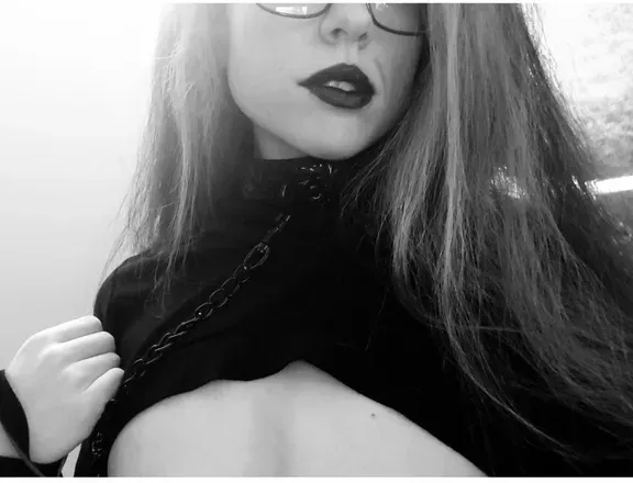 OnlyFans cuenta chelsielynnn header 2