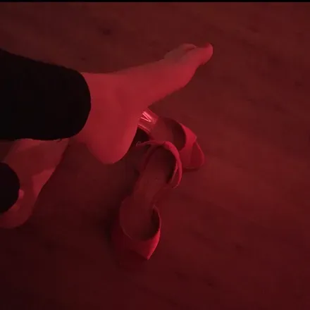OnlyFans cuenta smallfeetkiki avatar 1