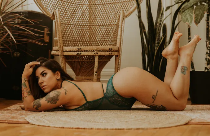 OnlyFans cuenta missphoebe44 header 2