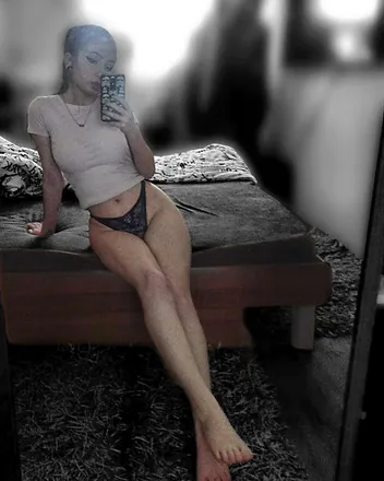 OnlyFans cuenta call_me_shego header 2