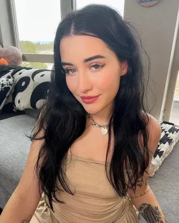 OnlyFans account  internetth0tt avatar 1