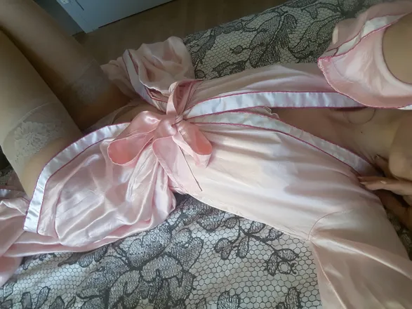 OnlyFans account  french_vintage_girl header 2