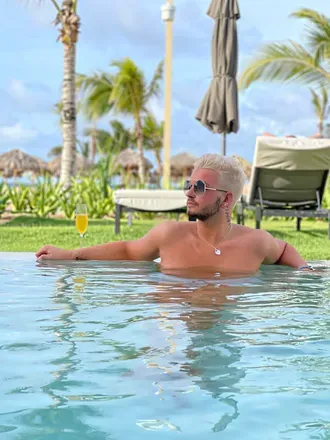 OnlyFans cuenta haydenhalfway header 2
