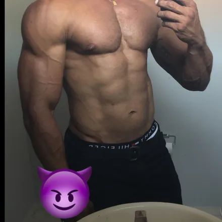 OnlyFans account  u252660861 header 2