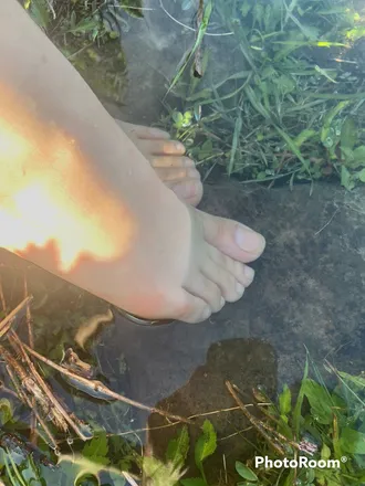 OnlyFans account  piesdivinosparati header 2