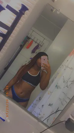 OnlyFans cuenta naseerah1 header 2