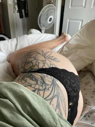 OnlyFans cuenta tatooedmommy header 2