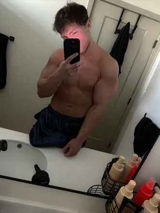 OnlyFans account  hungdaggerr avatar 1