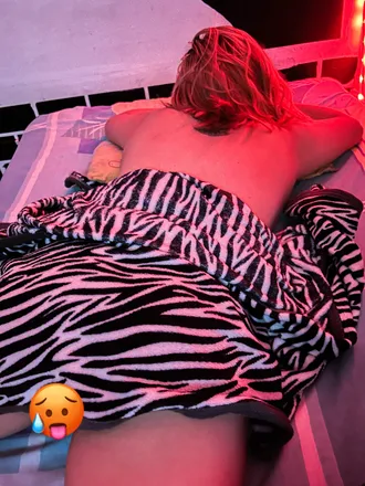 OnlyFans account  titiescobar header 2