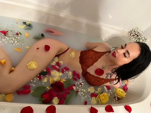 OnlyFans cuenta bbyjulessss header 2