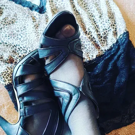 OnlyFans account  feet_gyrlz avatar 1