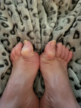 OnlyFans cuenta robotkneesandtoes header 2