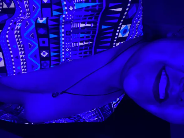 OnlyFans cuenta carolinev170 header 2