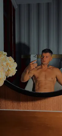 OnlyFans cuenta vitalii_oxin header 2