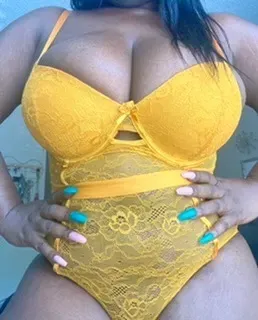 OnlyFans cuenta curvymya header 2
