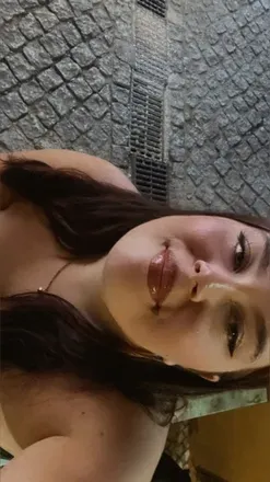 OnlyFans account  saraared avatar 1