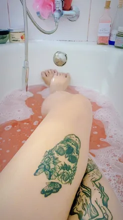 OnlyFans account  lorelainnn header 2