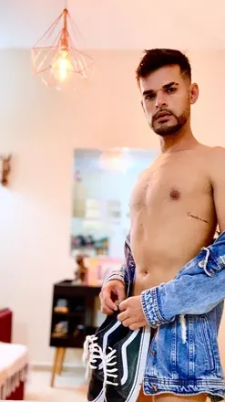 OnlyFans cuenta adriclosefriends avatar 1