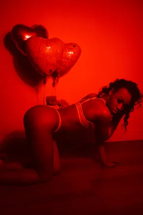 OnlyFans cuenta petitepoundcakes header 2