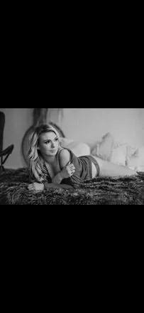 OnlyFans cuenta goddess-adrianne header 2