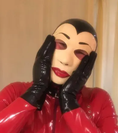 OnlyFans cuenta rubbberdolllulu avatar 1