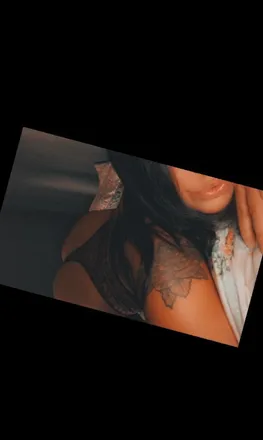 OnlyFans cuenta prettyrikki7 header 2