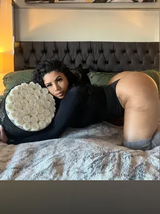 OnlyFans cuenta yasminestrada header 2