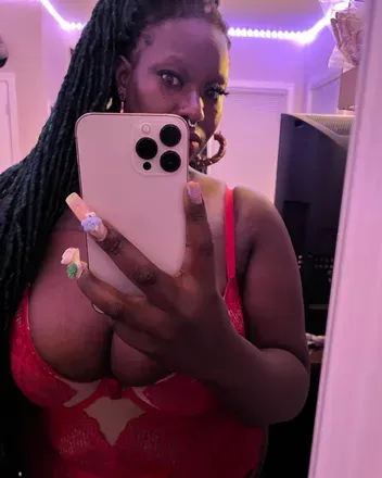 OnlyFans of queenlionness