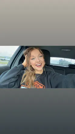 OnlyFans cuenta savs_side header 2