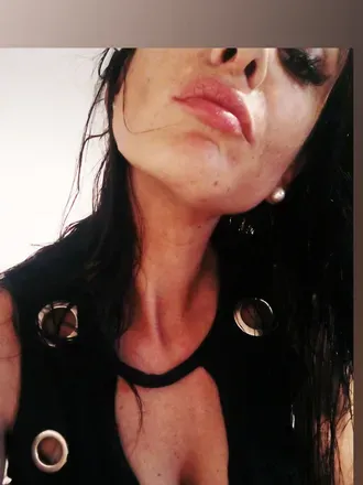 OnlyFans cuenta juli_32 avatar 1