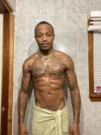 OnlyFans account  prettyboi-floydd avatar 1