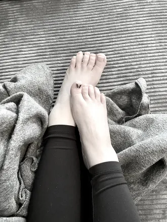 OnlyFans cuenta theliterarycherry header 2