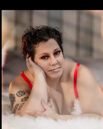 OnlyFans cuenta oregonsharedwifefree header 2