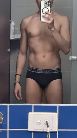 OnlyFans account  alexandroamadehus avatar 1